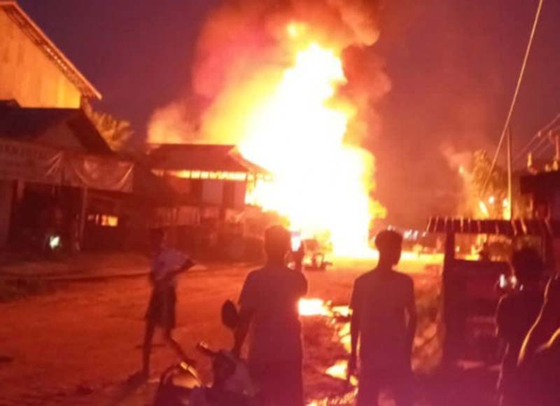 KEBAKARAN: Kebakaran di kawasan Pasar  Tumbang Manggu, Katingan, Kalteng. (Instagram)