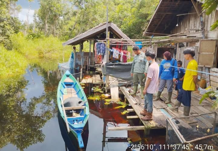 Seorang warga Sei Benipah, RT 10, Desa kubu, Kecamatan Kumai, Kabupaten Kotawaringin Barat (Kobar), terluka akibat diterkam buaya, Senin (26/5).