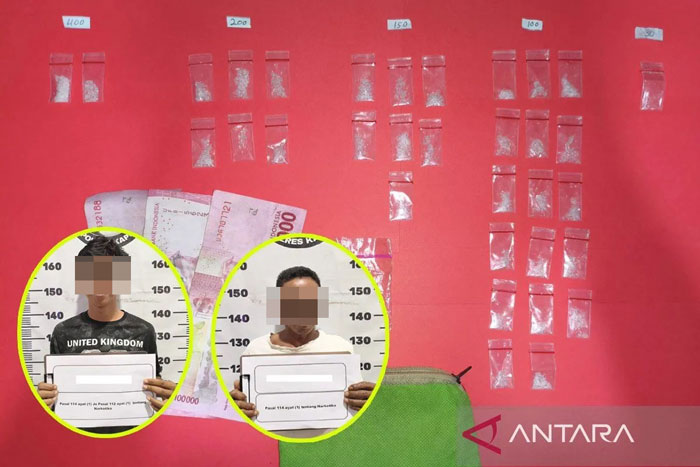 NARKOBA: Pelaku Z dan GS beserta barang bukti sabu diamankan di Mapolres Kapuas, Rabu (28/5/2025). ANTARA/HO-Polres Kapuas.