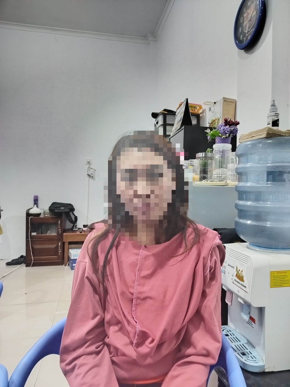 Tersangka YU (28), warga kecamatan Kumai, pelaku tindak pidana perdagangan orang ketika diamankan di Mapolres Kobar, Jumat (30/5).&nbsp;Polres Kobar For Radar Sampit