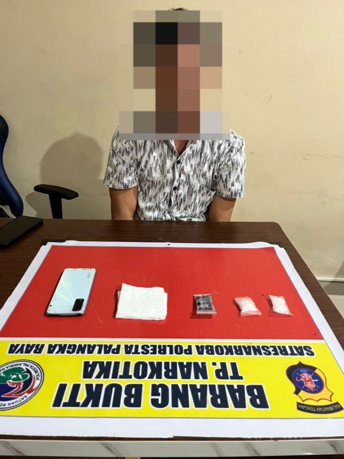 pengedar narkotika jenis sabu ditangkap tim Satres Narkoba Polresta Palangka Raya. //FOTO.POLRESTA PALANGKA RAYA/RADAR PALANGKA