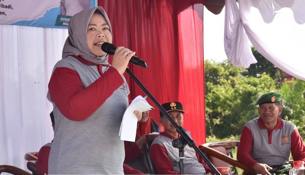 PIDATO: Bupati Kobar Hj Nurhidayah saat memberikan sambutannya.