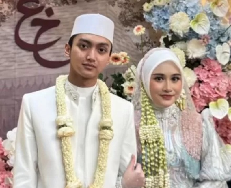Gua Azmi dan Ning Khansa Menikah (Foto: tangkapan layar akun TikTok @azmilover18)