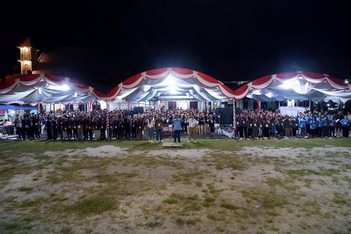 PEMBUKAAN: Kegiatan pembukaan Temu OMK 2025 di Sampit, Jumat (27/6) malam.