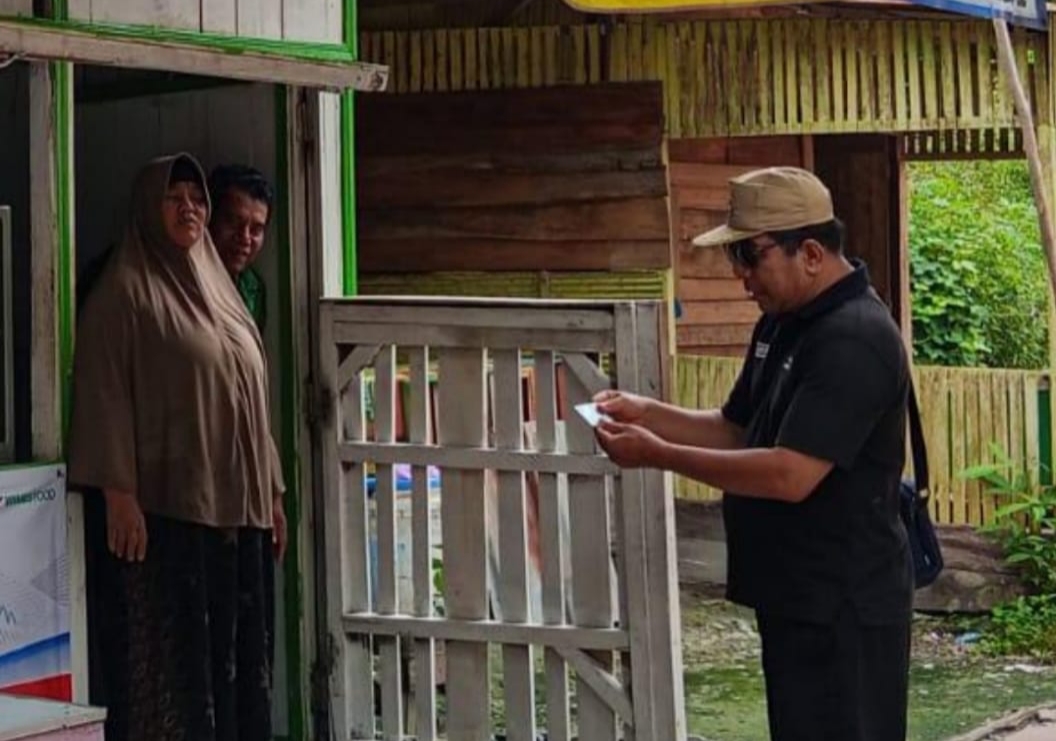 Sosialisasi kepada pedagang di Bundaran Kecubung dan Bundaran Tudung Saji, belum lama ini.