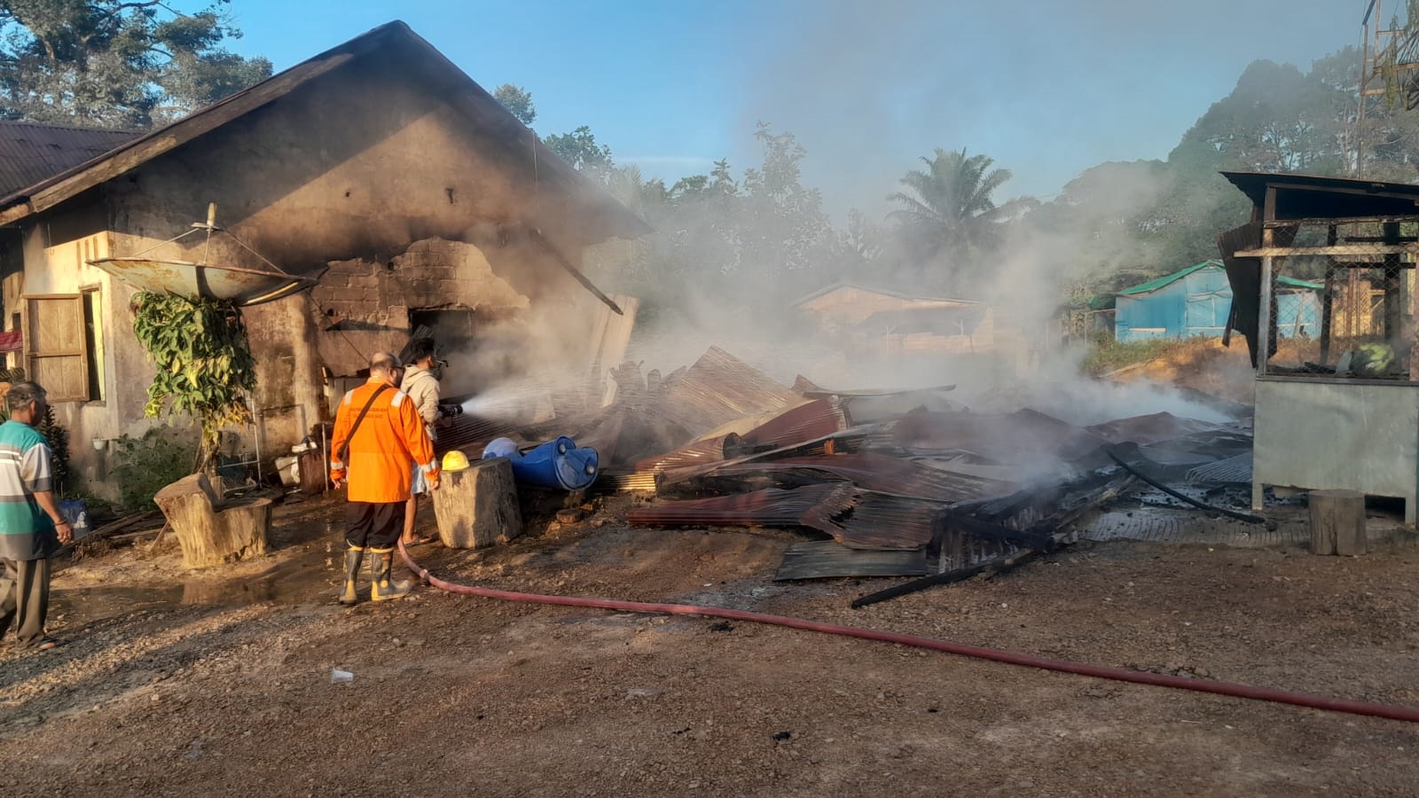 Salah satu peristiwa kebakaran di Kecamatan Pangkalan Banteng, Kabupaten Kotawaringin Barat, Selasa (24/6), yang tak sempat ditangani petugas Damkar pemerintah.