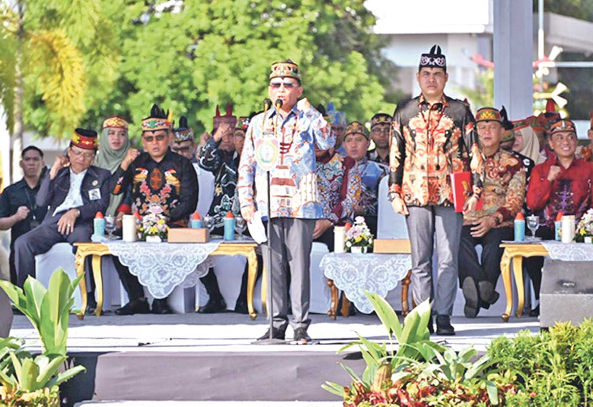 KECEWA : Gubernur Kalteng H. Agustiar Sabran saat pimpin Upacara Peringatan Hari Koperasi Nasional ke-78 di halaman kantor gubernur, Sabtu (12/7/2025).DISKOMINFO KALTENG