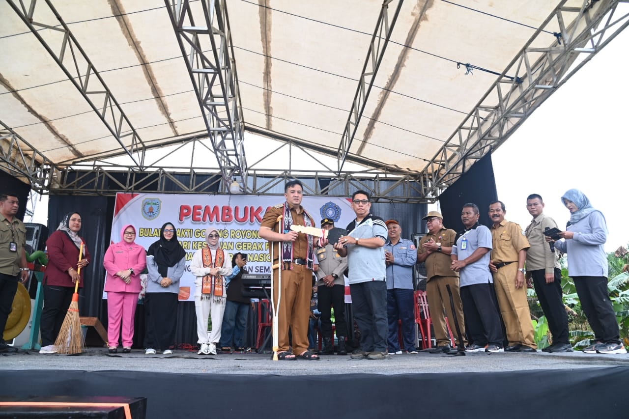 Bupati Lamandau Rizky Aditya Putra membuka kegiatan BBGRM XXII di Jangkar Prima Kecamatan Sematu Jaya, Senin (14/7) kemarin.