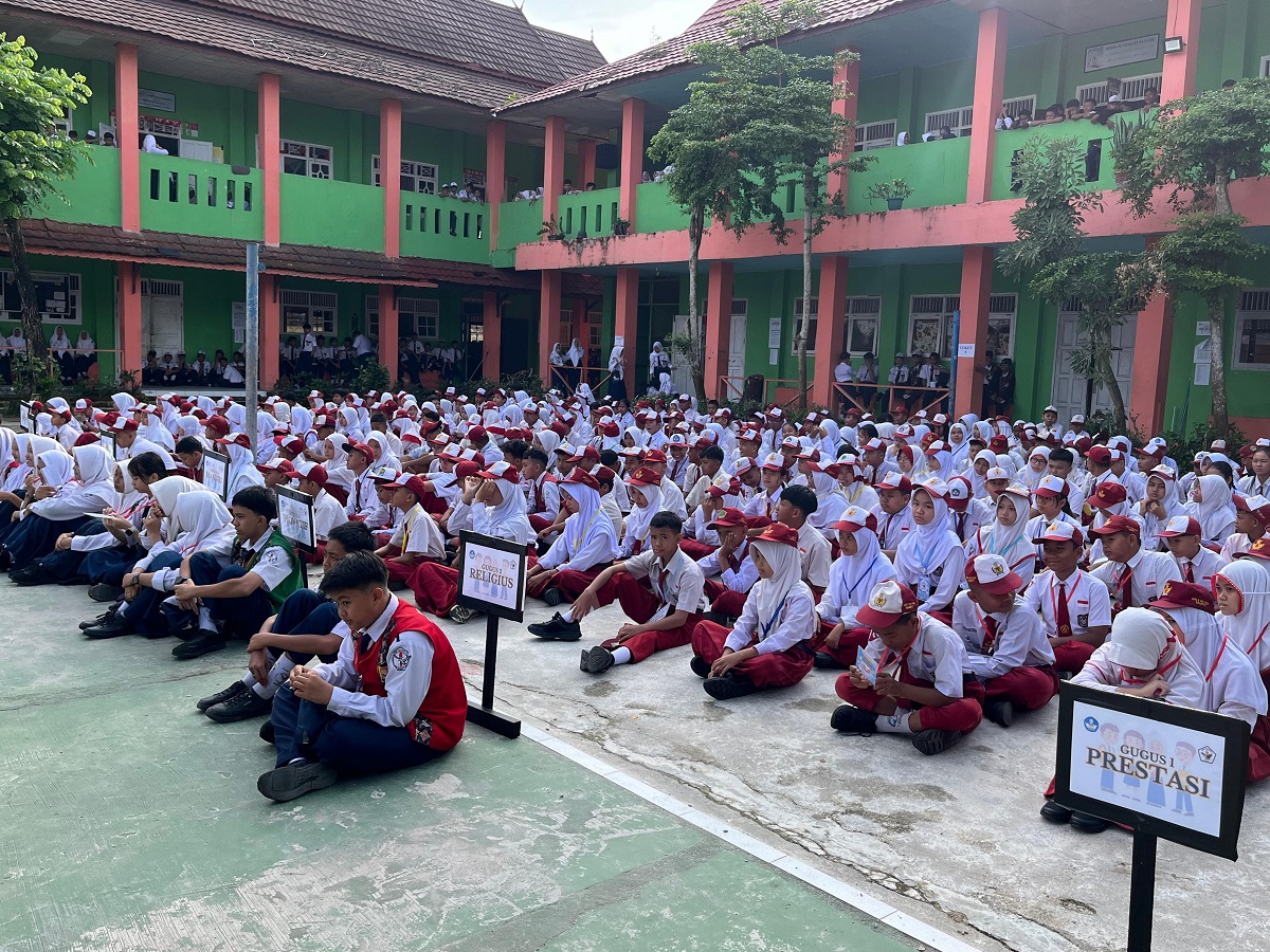 Masa Pengenalan Lingkungan Sekolah (MPLS) di lingkungan SMPN 1 Sampit, Senin (14/7)