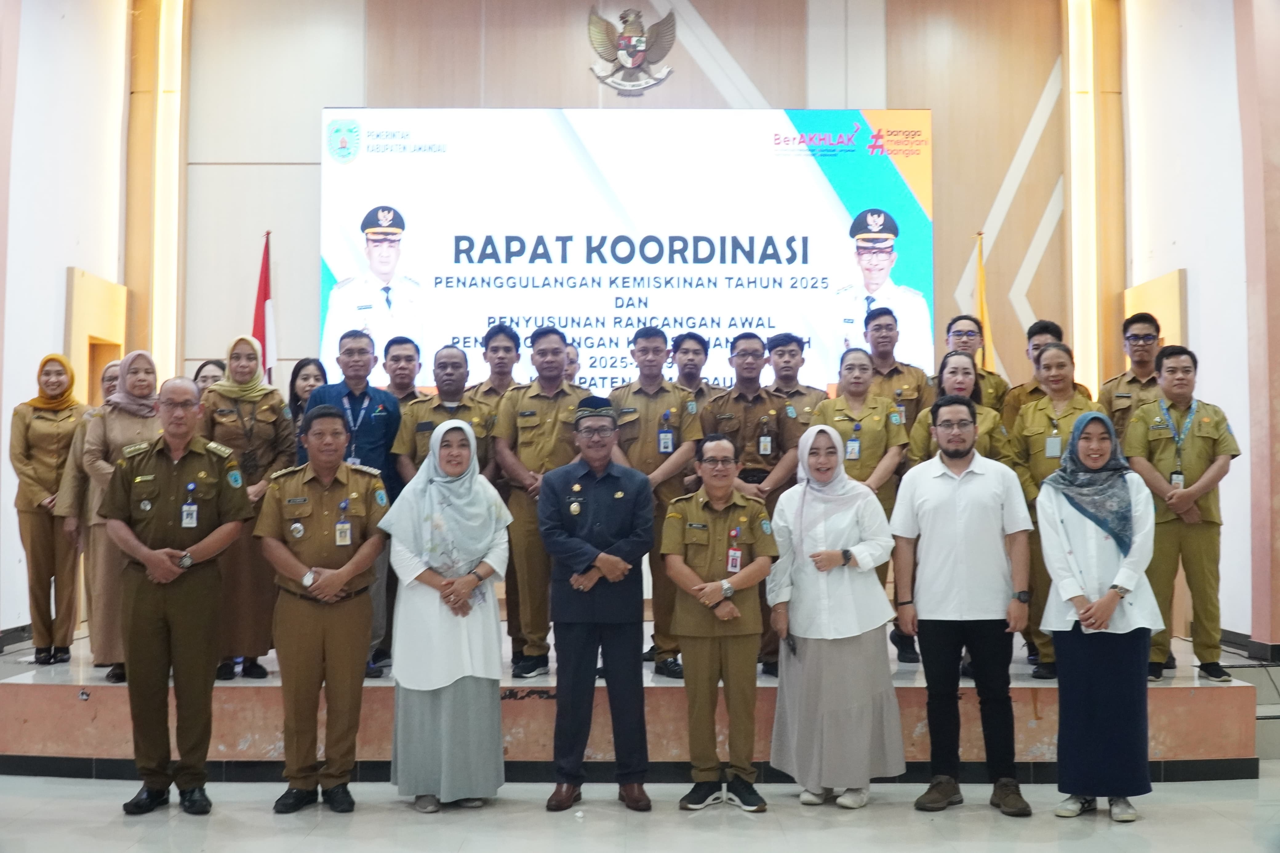 Wakil Bupati Lamandau Abdul hamid membuka rakor penanggulangan kemiskinan di aula BPKPD Lamandau.