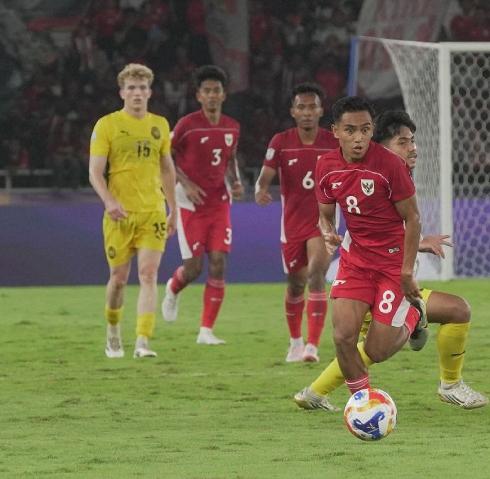 Pemain timnas Indonesia U23 saat melawan timnas Malaysia U23 di penyisihan Piala AFF U23-2025.