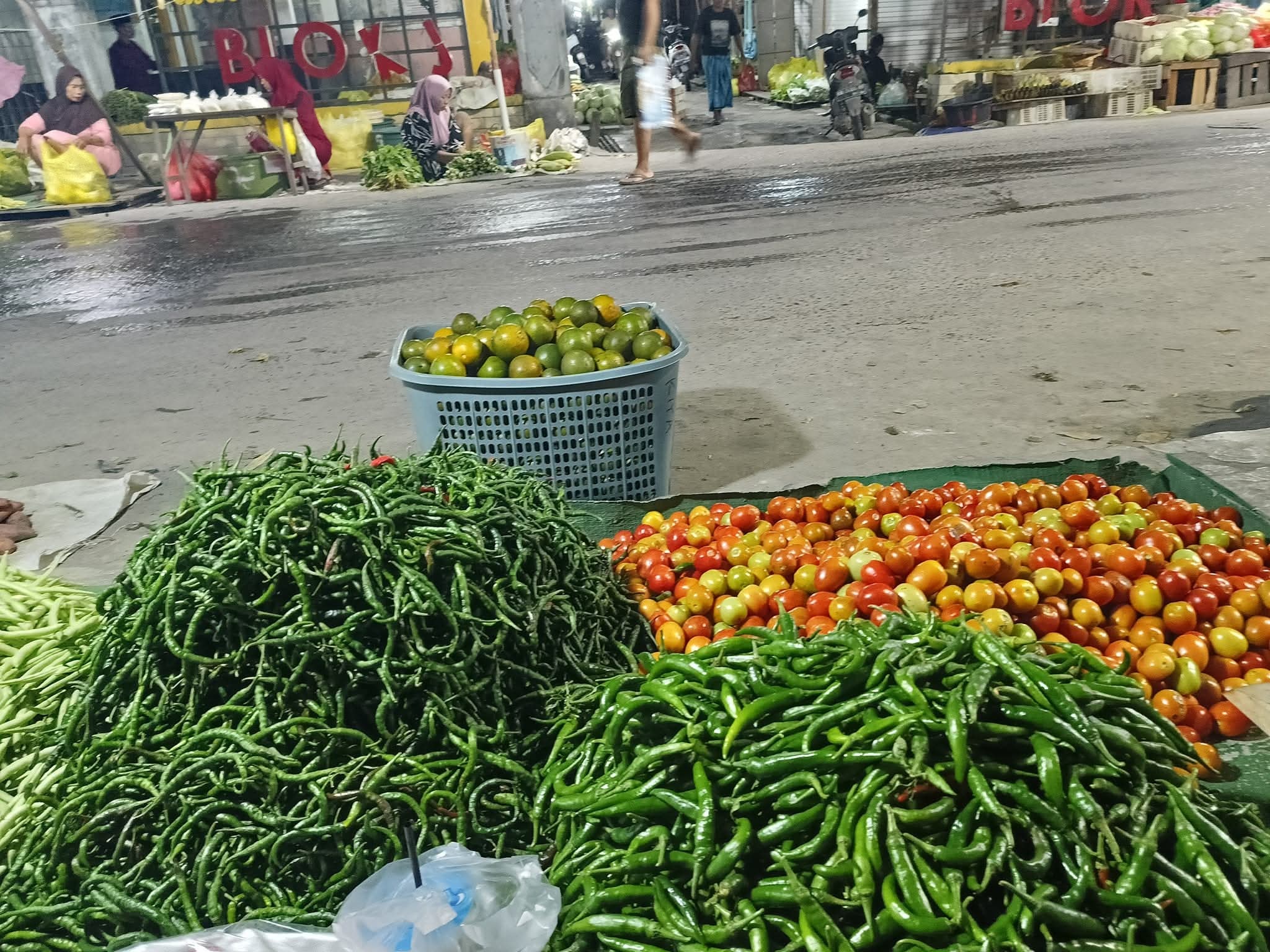 Pedagang cabai di pasar tradisional Kota Kota Pangkalan Bun.