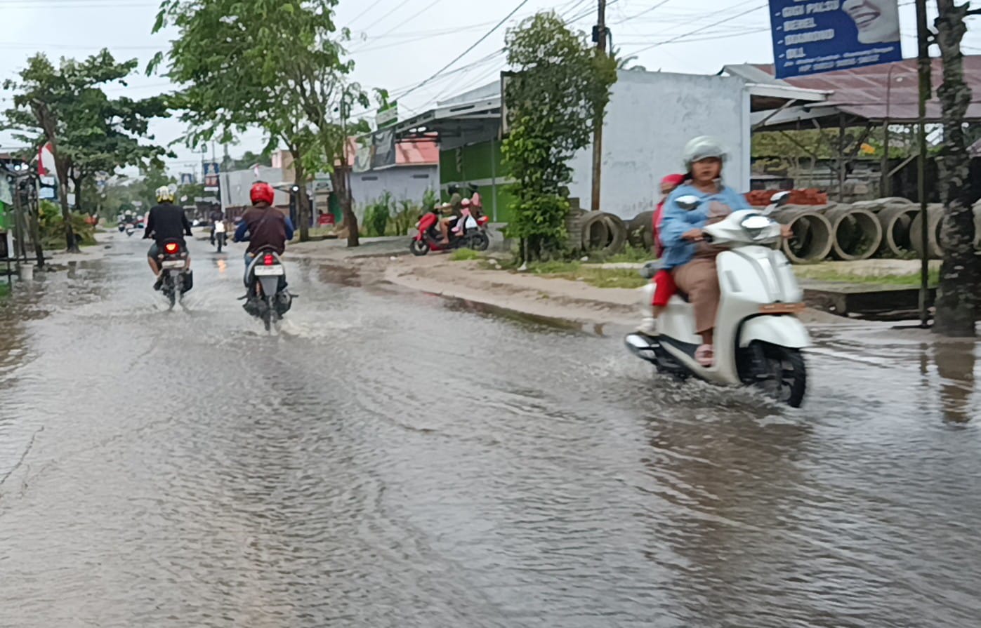 Kotawaringin Timur, direndam banjir akibat hujan. (Oes/Radar Sampit)