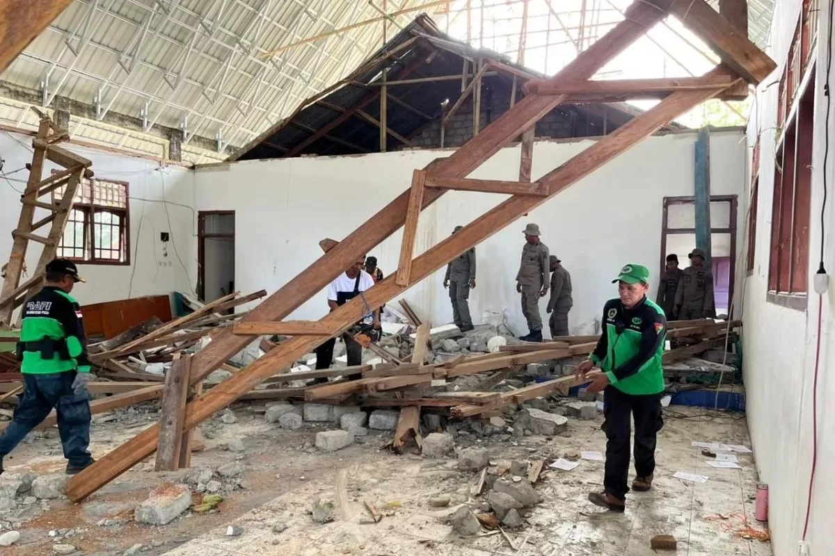 Bangunan di Kabupaten Poso rusak akibat terdampak gempa berkekuatan 6,0, Minggu (17/8/2025). (ANTARA-BPBD Sulteng)