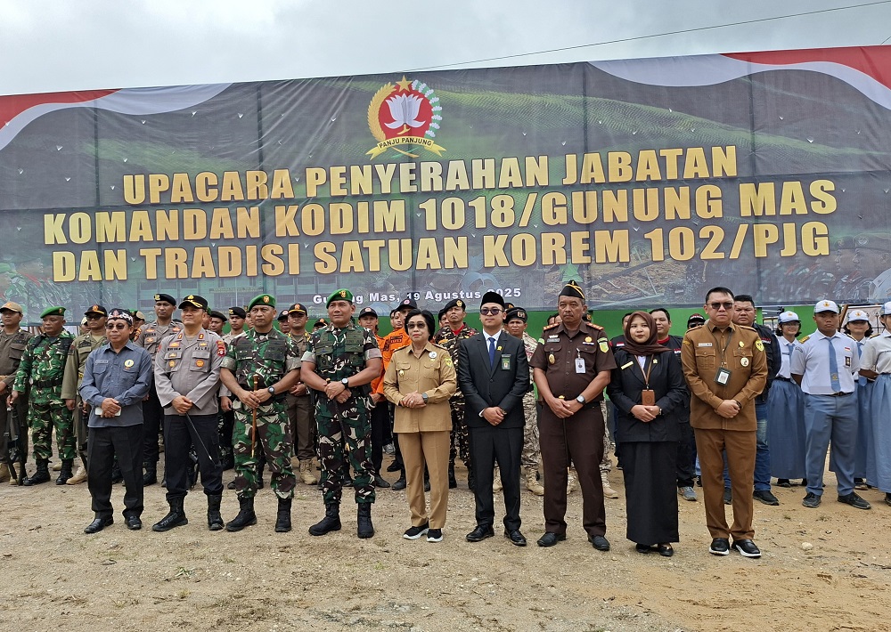 Dandim 1018/Kabupaten Gunung Mas Letkol Inf Akhmad Rahmatullah usai upacara penyerahan jabatan Kodim  1018/Kabupaten Gunung Mas, Selasa (19/8).