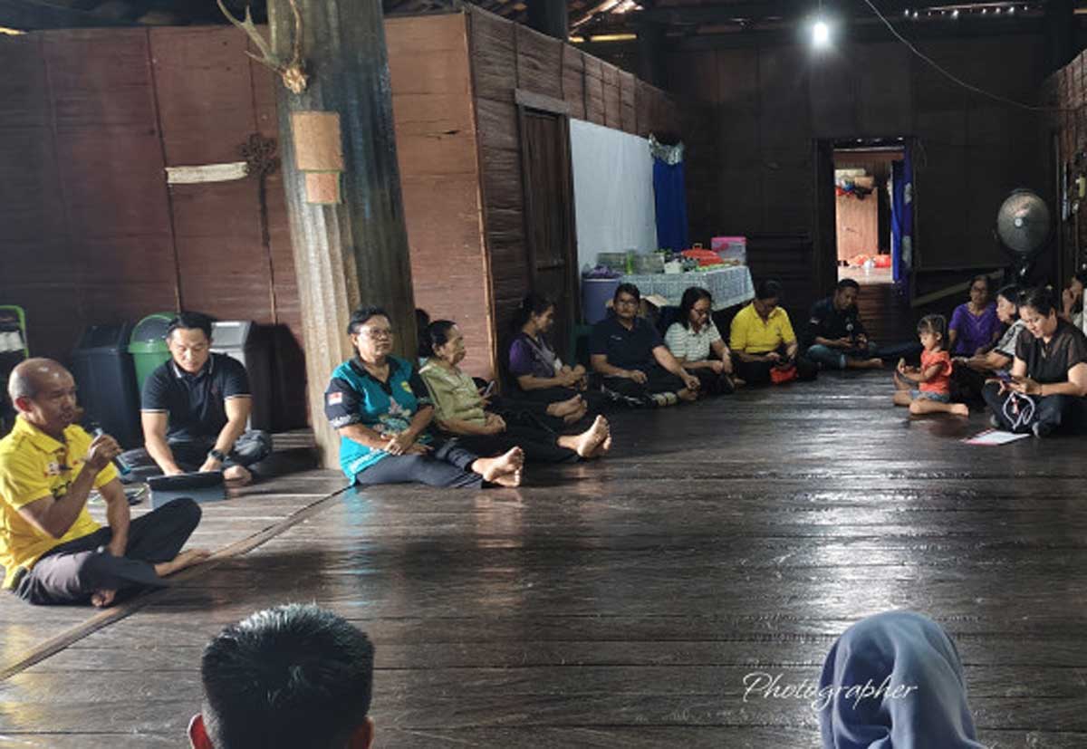 RAPAT: Suasana rapat terkait pengelolaan rumah Betang Toyoi, yang dihadiri sejumlah pihak terkait, Sabtu (23/8).