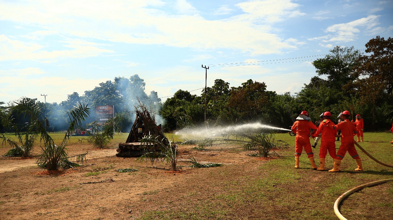Minamas Plantation melalui anak usahanya PT Kridatama Lancar (KLR) dan PT Teguh Sempurna (TSA) kembali menggelar Sosialisasi dan Pelatihan Pengendalian Kebakaran Hutan