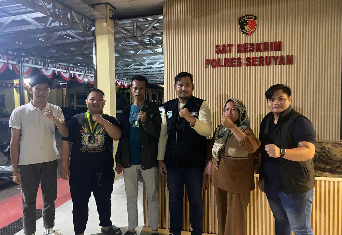 MENGECAM: Serikat Mahasiswa Muslimin Indonesia (SEMMI) Kalteng memprotes penangkapan terhadap warga Seruyan, buntut dari sengketa lahan.