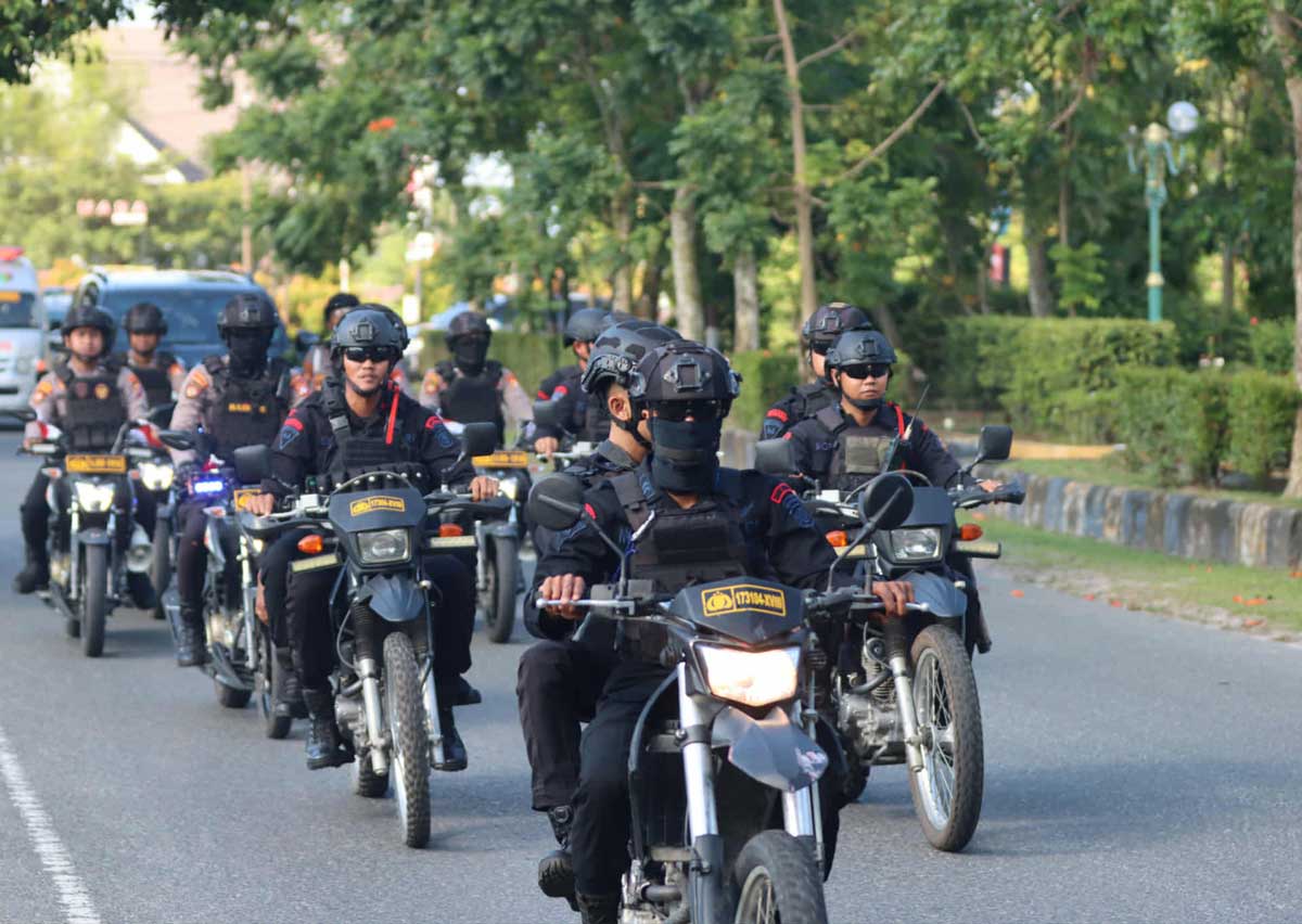 PASTIKAN KEAMANAN: Patroli skala besar yang dilakukan jajaran Polda Kalteng bersama Forkopimda, Selasa (2/9/2025).