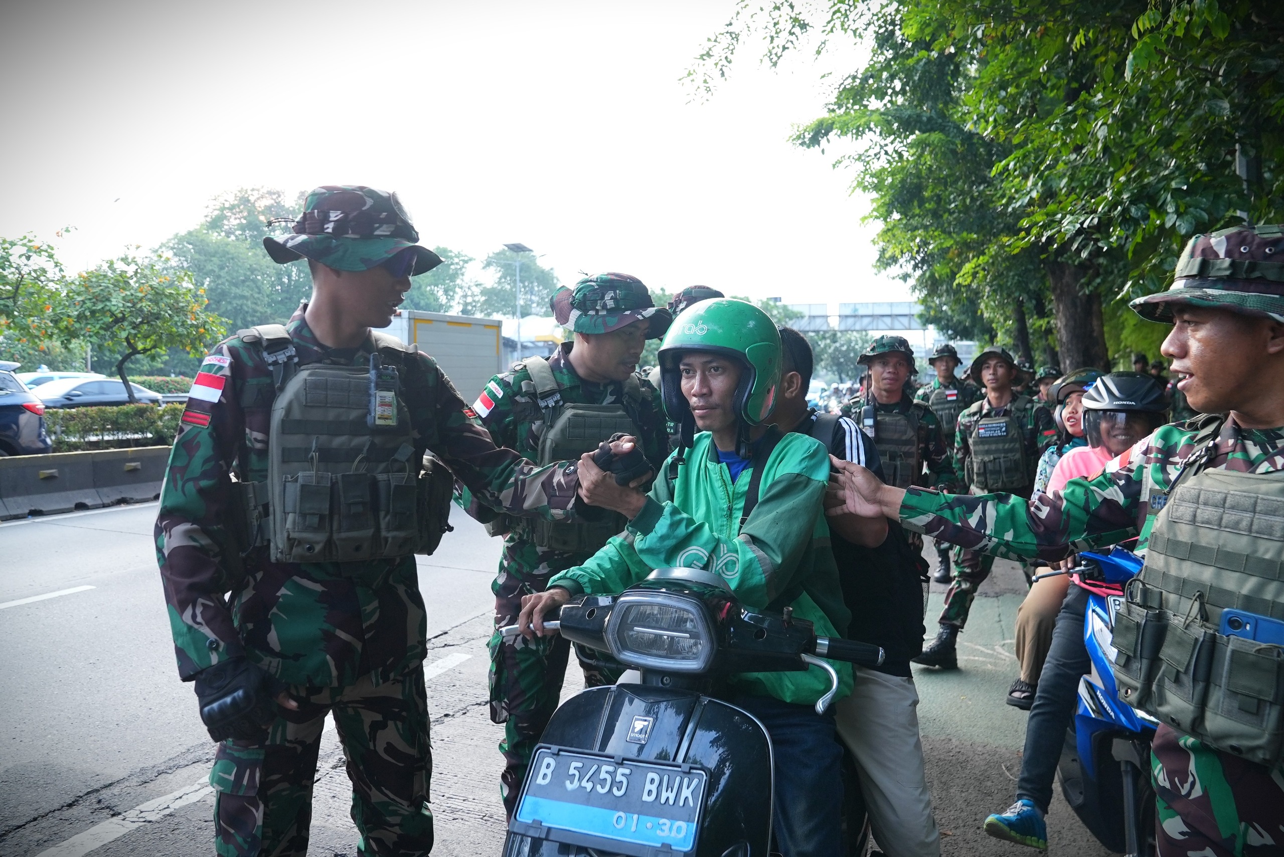TNI Angkatan Darat menggelar patroli skala besar di Jakarta beberapa waktu lalu. (Istimewa)