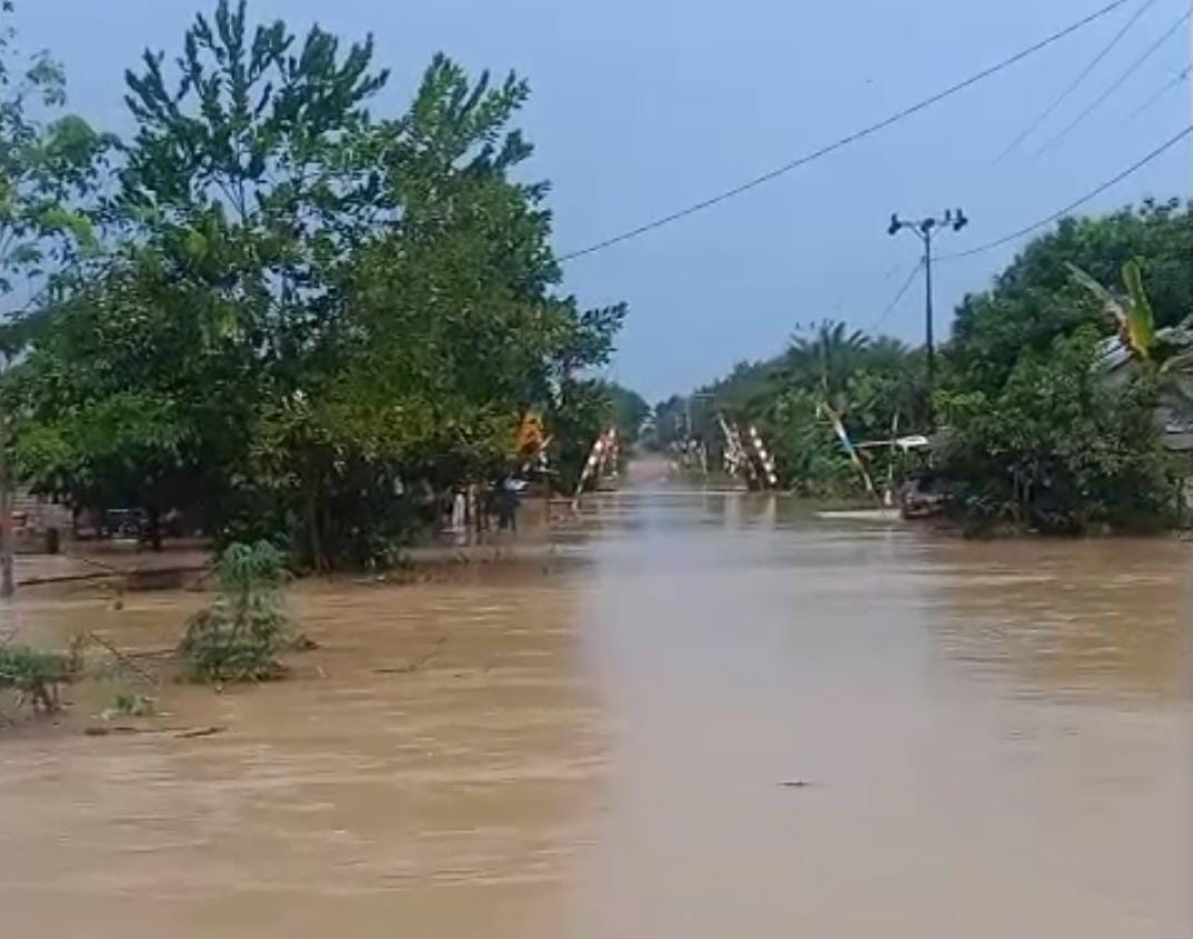 Banjir di Desa Beringin Tunggal Jaya, Kecamatan Parenggean, Kabupaten Kotawaringin Timur, Rabu dini hari (3/9/2025).