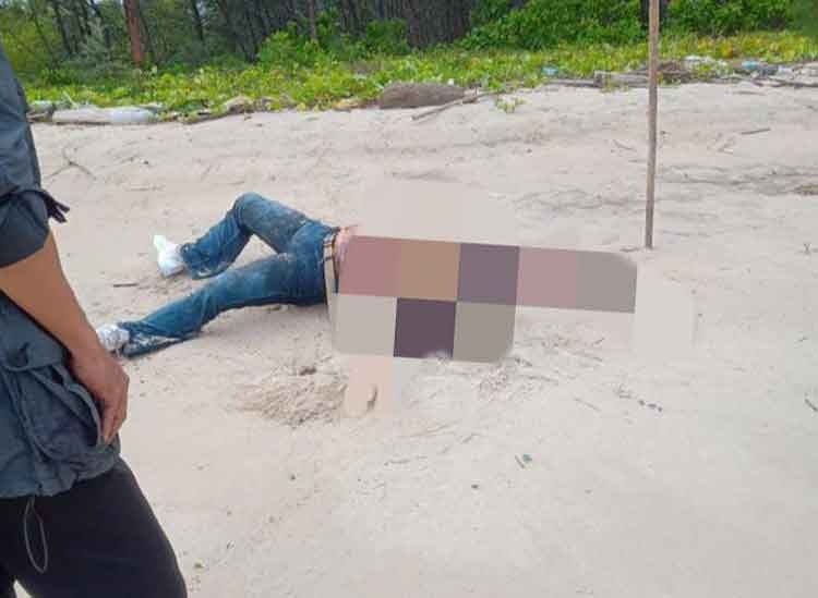 DITEMUKAN: Jasad penumpang kapal yang terjun di kawasan muara Sungai Mentaya ditemukan di kawasan Pantai Seruyan. (Istimewa)