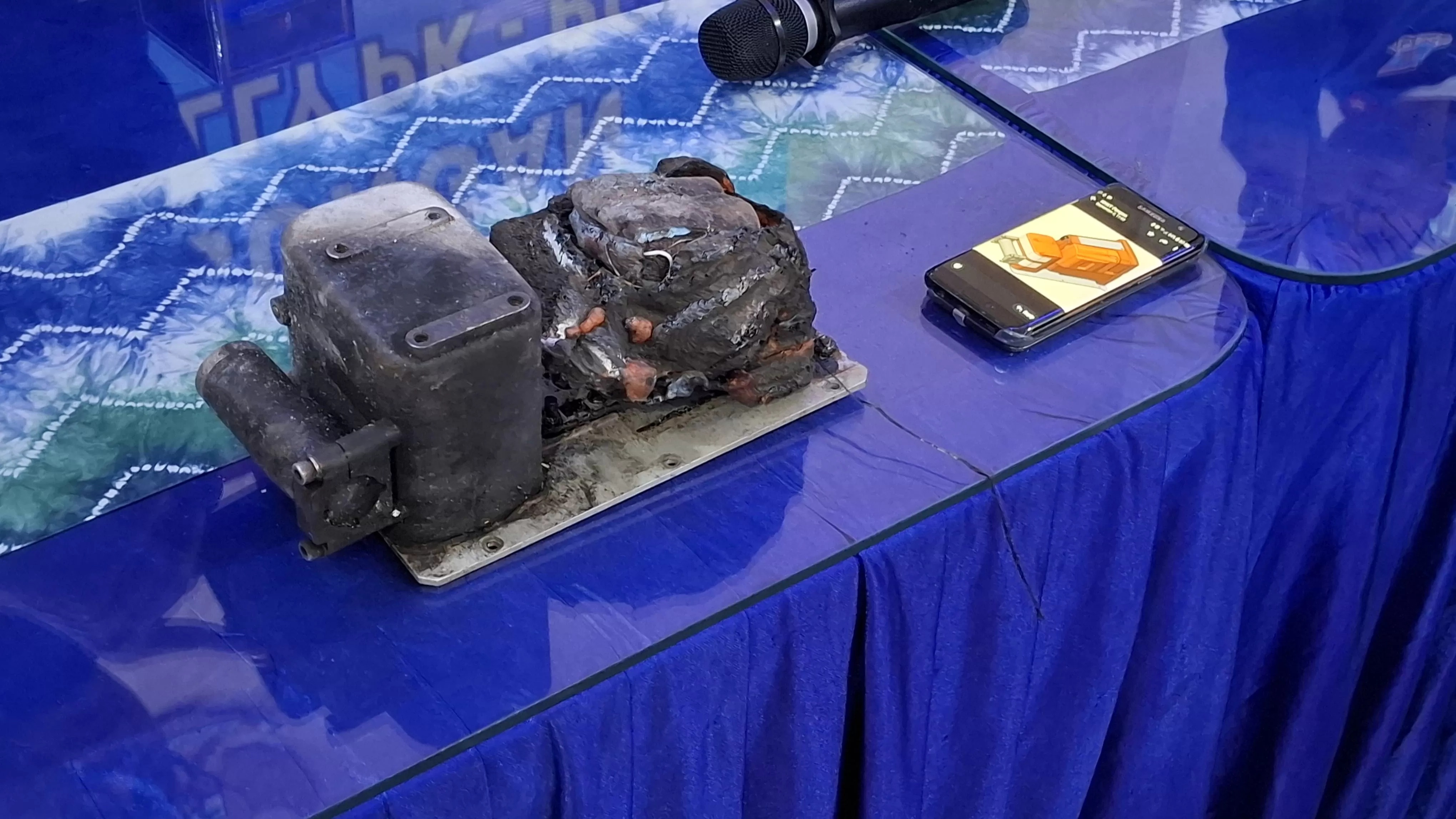 TERBAKAR: Black box pesawat helikopter BK117-D3 yang jatuh di kawasan hutan lindung Desa Emil Baru, Kecamatan Mantewe, Kabupaten Tanah Bumbu, Kalimantan Selatan. (Basarnas Banjarmasin)