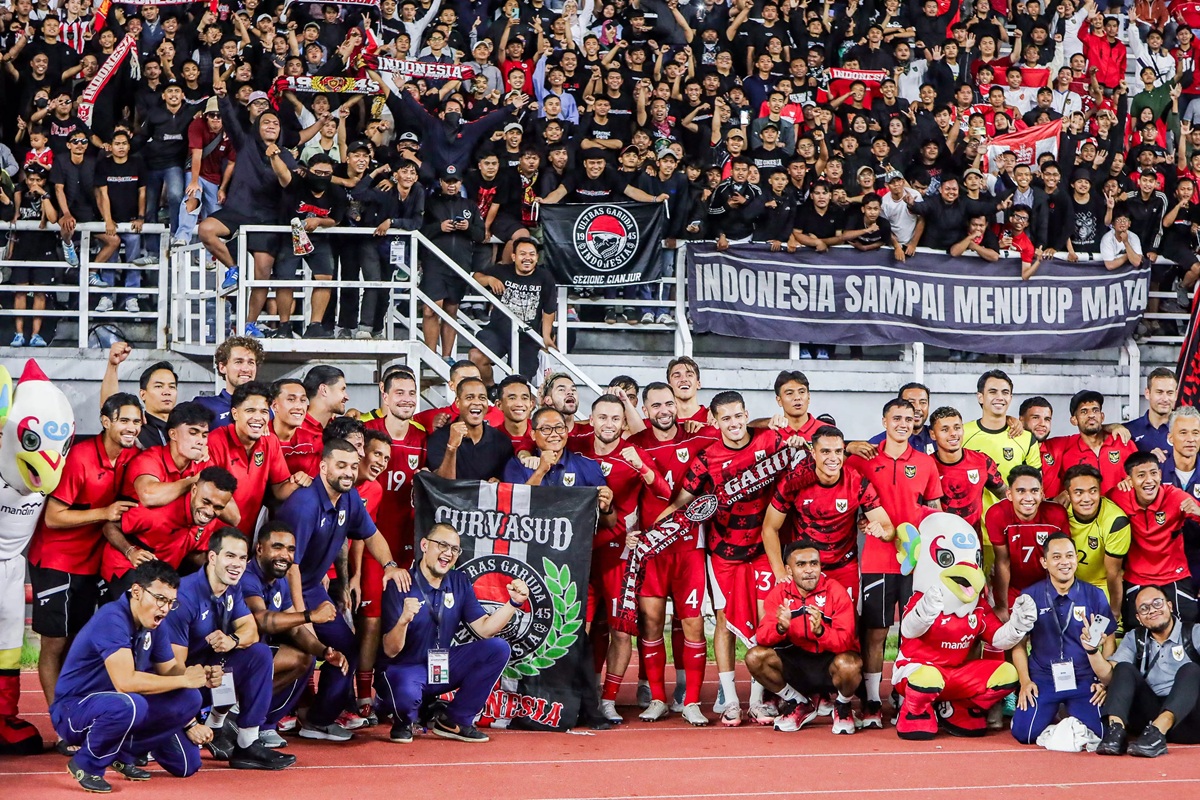 Sejumlah Pemain Timnas Indonesia melakukan selebrasi usai mengalahkan Chinase Taipei dalam International Friendly Match di Stadion Gelora Bung Tomo, Surabaya, kemarin (5/9/2025).