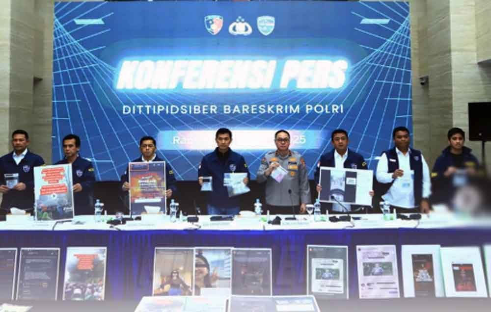 Konferensi Pers Dittipidsiber Bareskrim Polri terkait provokasi di media sosial saat demo besar yang baru terjadi.(Instagram: Divisi Humas Polri)