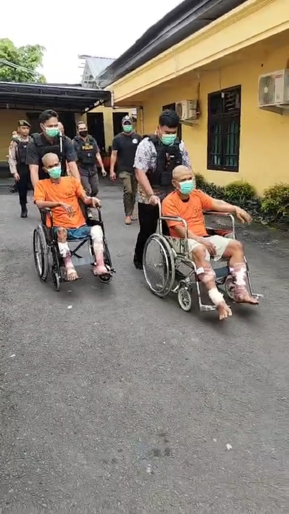 Dua perampok diamankan oleh Polres Kotawaringin Barat dengan kaki ditembak.