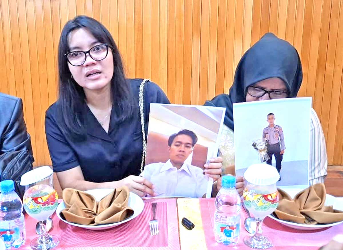 TERUS BERJUANG: Keluarga Bripda Muhammad Fadel terus berupaya mencari keberadaan anggota Satintelkam Polres Kotim tersebut, Senin (8/9).