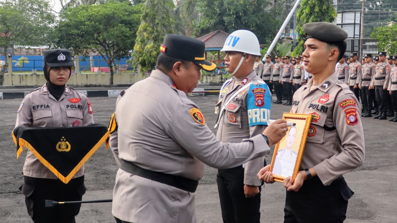 PEMECATAN: Kepolisian Resor Kota (Polresta) Palangka Raya, Polda Kalteng menindak tegas oknum personel kesatuannya berinisial VR (44) akibat terbukti melanggar kode etik dan di PTDH