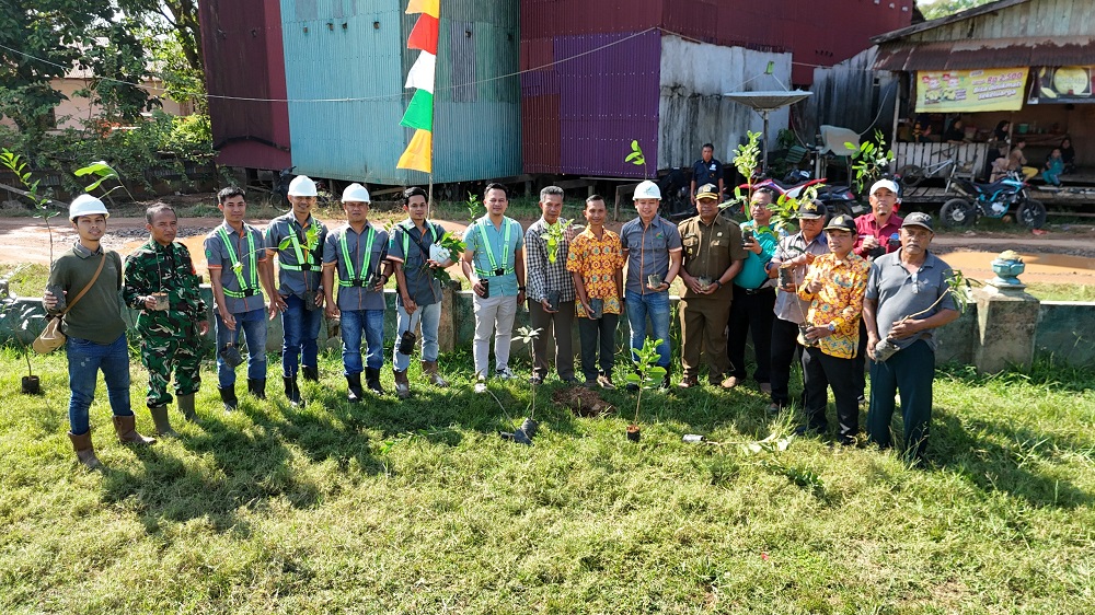 Penanaman pohon dengan total 434 bibit di Kalbar dan Kalteng yang menjadi bagian rangkaian program BGA Bina Desa, dihadiri oleh semua jajaran bga dan perangkat desa.
