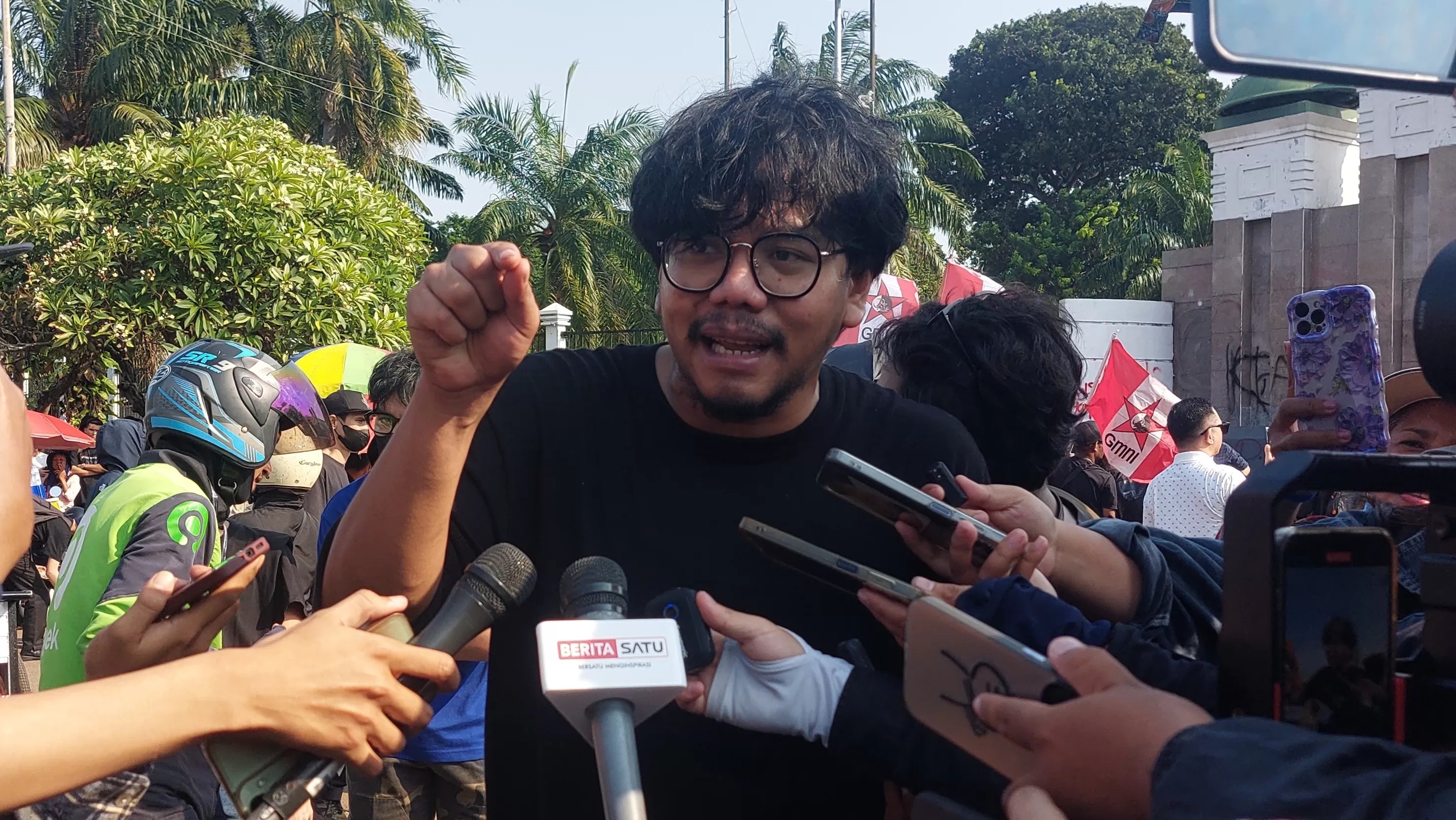 Influencer sekaligus Youtuber Ferry Irwandi. (Ryandi Zahdomo/JawaPos.com)