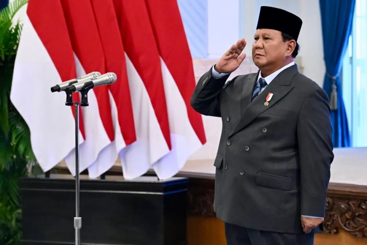 Presiden Prabowo Subianto melantik menteri dan wakil menteri Kabinet Merah Putih di Istana Negara, Kompleks Istana Kepresidenan, Jakarta, Senin (8/9/2025). (Biro Pers Sekretariat Presiden)