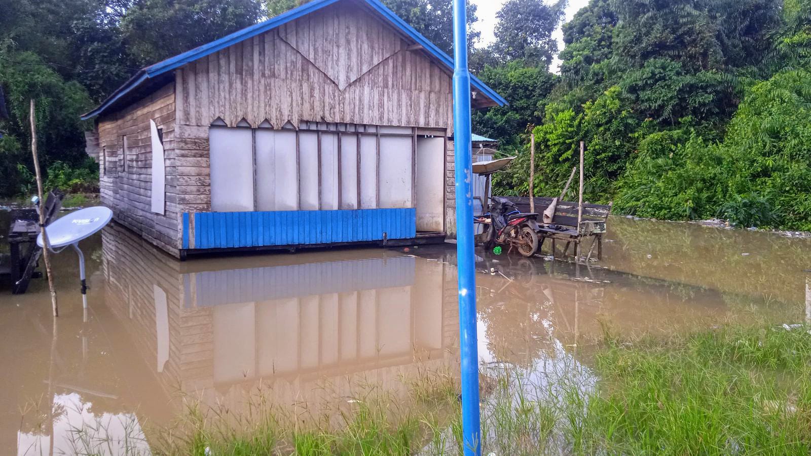 Banjir di Desa Satiung, Kecamatan Mentaya Hulu, Kabupaten Kotawaringin Timur. (Pemdes Satiung)