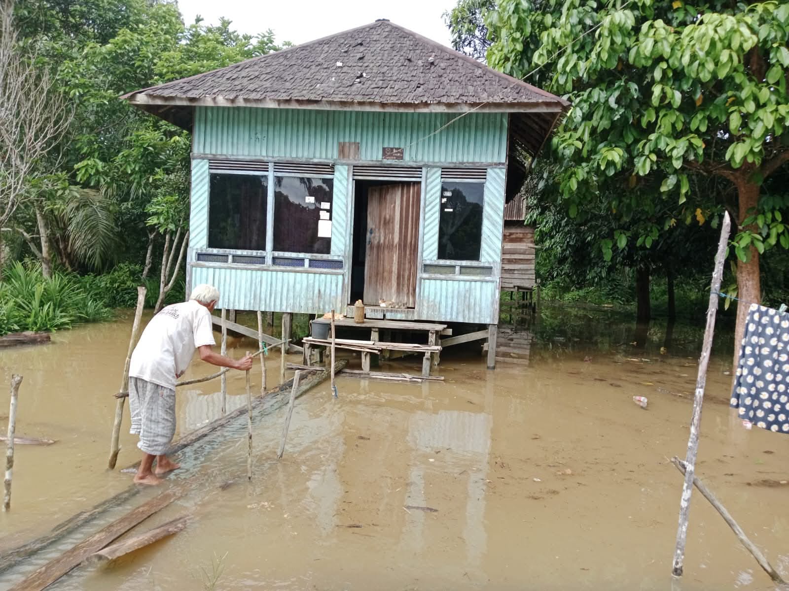 Banjir di Kabupaten Kotawaringin Timur, baru-baru ini.