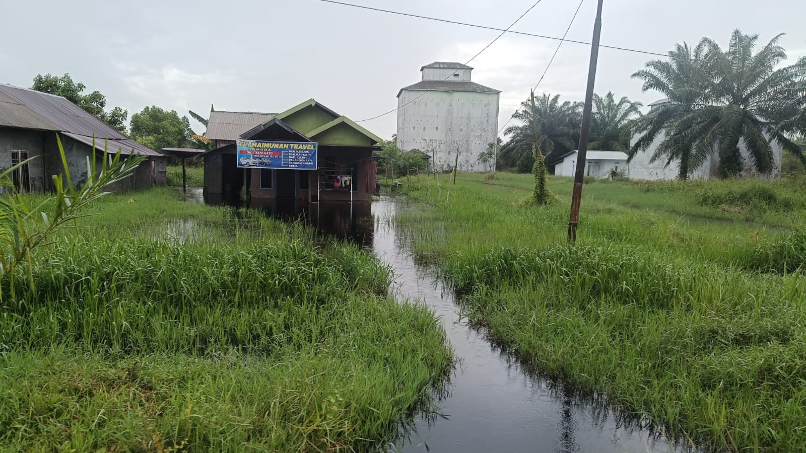 Banjir yang merendam rumah warga di Desa Basirih Hilir, Kecamatan Mentaya Hilir Selatan, Selasa (16/9/2025).(BPBD Kotim)