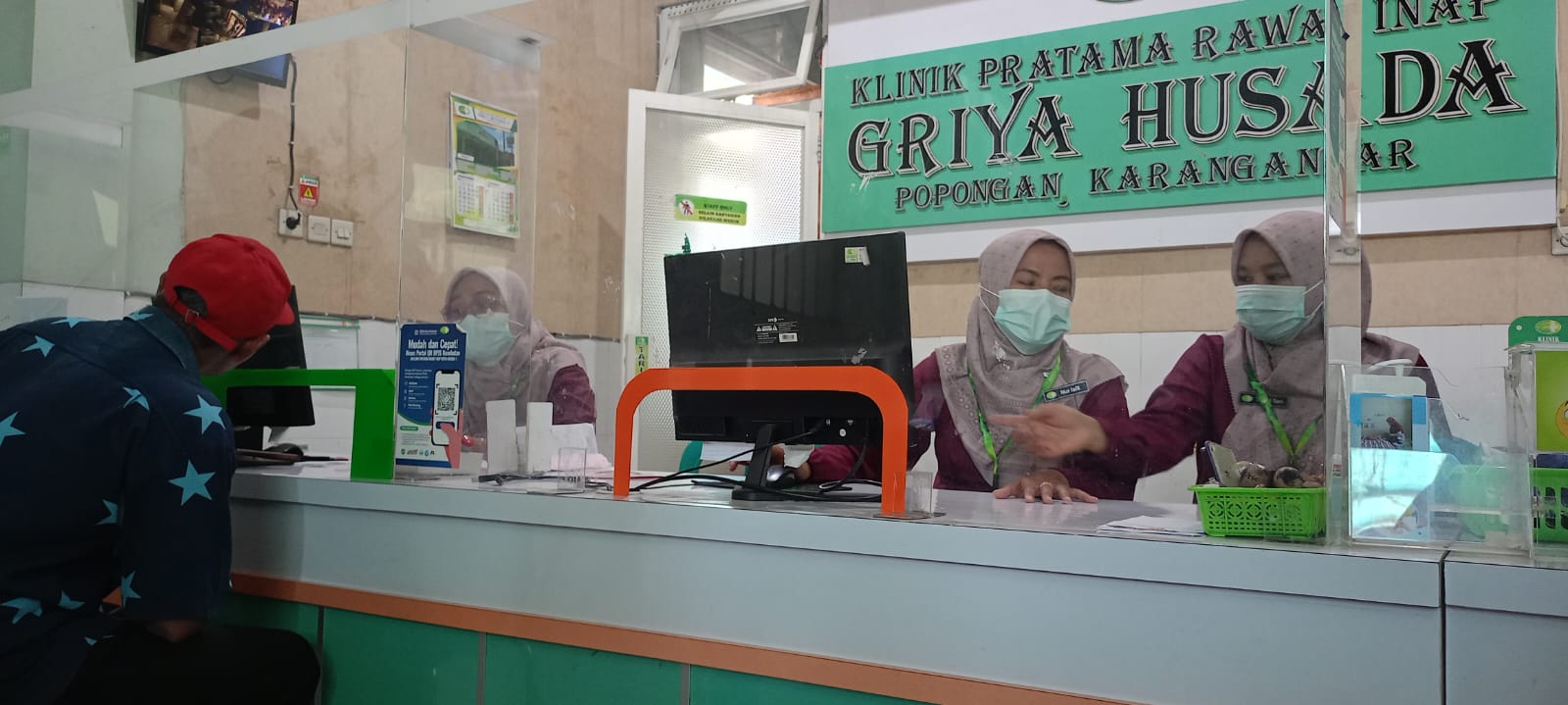 Layanan kesehatan di Klinik Griya Husada 1, Kabupaten Karanganyar, Rabu (17/9/25). (Heru Prayitno/Radar Sampit)