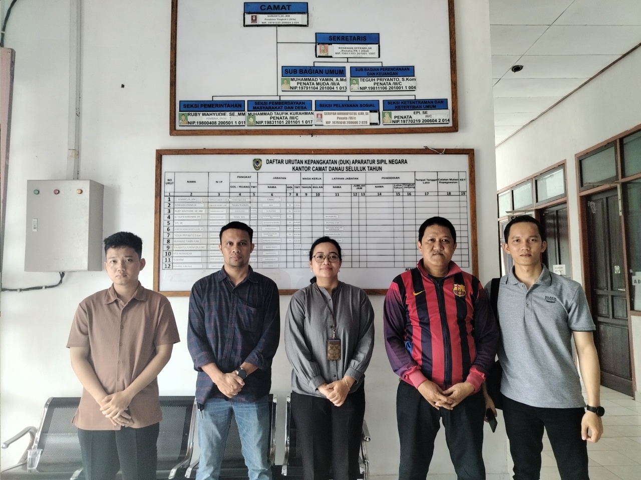 OPERASI INTELIJEN: Tim Imigrasi Sampit saat melaksanakan operasi intelijen di perusahaan yang memperkerjakan tenaga kerja asing di Kabupaten Katingan dan Seruyan.&nbsp;IMIGRASI SAMPIT FOR RADAR SAMPIT