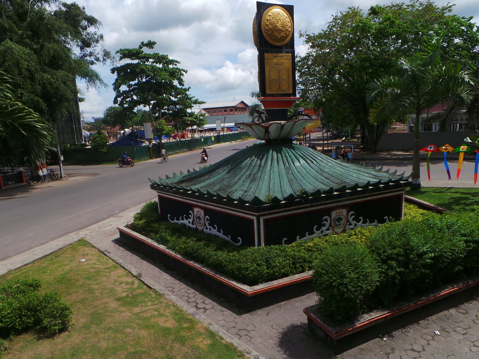 Tunggu Adipura sekitar Taman Kota Sampit. (Dok. Oes)&nbsp;
