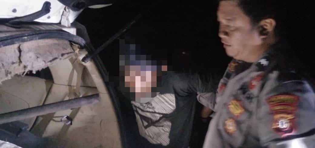 Seorang pria berinisial D (33) saat diamankan petugas keamanan PT.MAPA, Kamis malam (25/9) sekitar pukul 23.00 WIB.