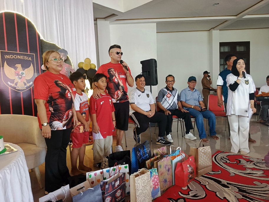 Cristian Gonzales saat memberikan sambutannya pada perayaan ulang tahun ke 8 putra Bupati Lamandau, Khalifa Fateh Darsani.
