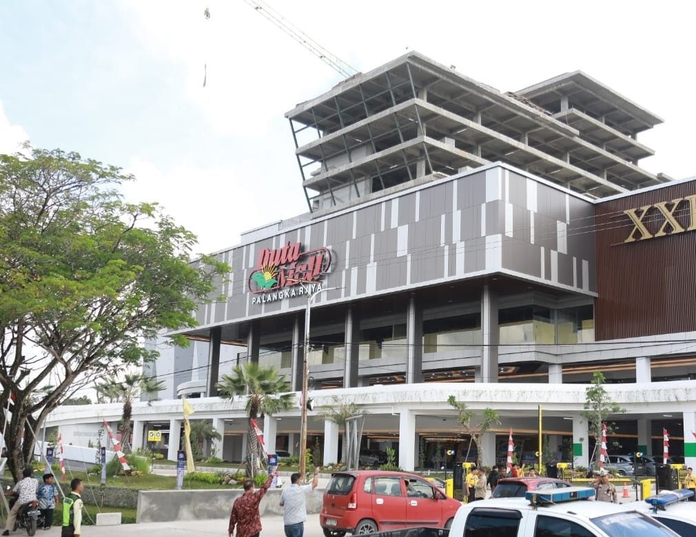 PUSAT PERBELANJAAN: Halaman Depan Duta Mall Palangka Raya