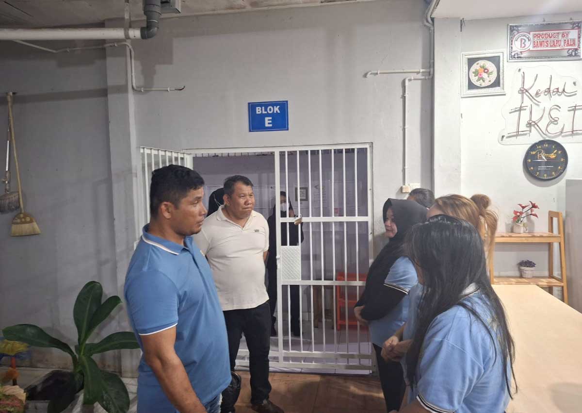 RAZIA: Kantor Wilayah Ditjenpas Kalteng menggelar razia gabungan serentak Lapas dan Rutan se-Kalteng, Jumat (10/10) lalu.