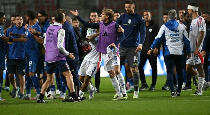 Pertengkaran pemain timnas Israel dan Italia saat laga pertemuan pertama mereka di Kualifikasi Piala Dunia 2026 Zona Eropa, beberapa waktu lalu.