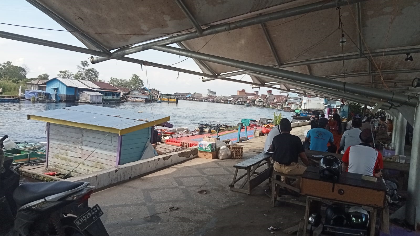 Transportasi sungai menggunakan speed boat di Dermaga Pasar Inpres Sukamara berjalan normal.
