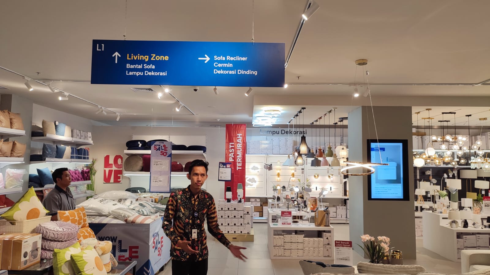 EKSPANSI BISNIS:  Kawan Lama Group memperluas jaringan bisnisnya di Kalimantan Tengah dengan membuka lima gerai sekaligus di Duta Mall Palangka Raya, Jalan Adonis Samad, Langkai, Pahandut.