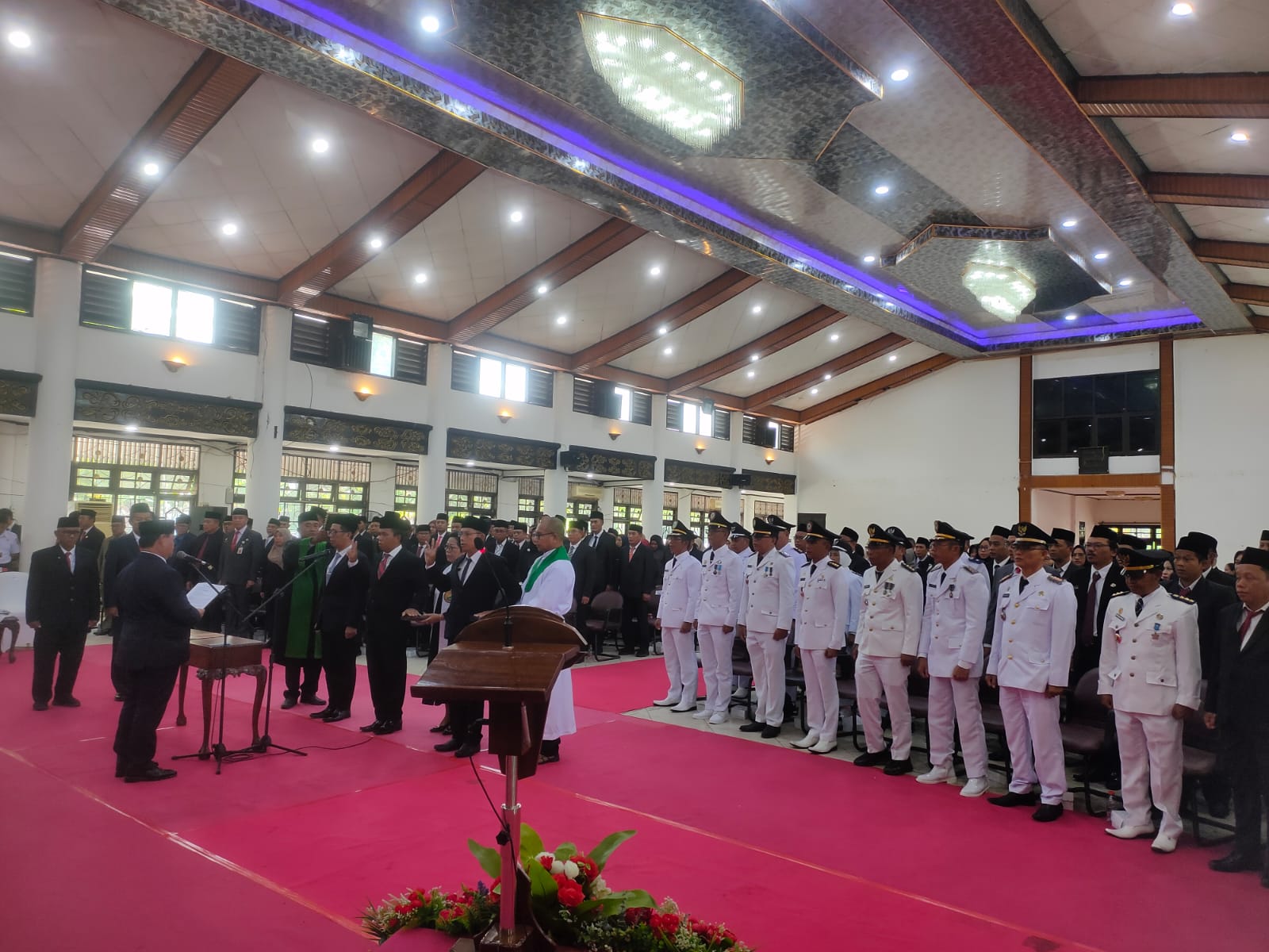 PELANTIKAN: Suasana pelantikan di lingkungan Pemkab Kotim oleh Bupati Kotim Halikinnor, sepekan yang lalu. Dok. YUNI/RADAR SAMPIT