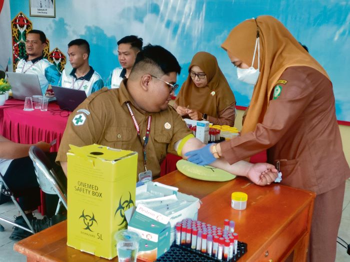 KESEHATAN: Cek kesehatan gratis (CKG) di Kelurahan Baamang Tengah, Kecamatan Baamang, Kotawaringin Timur (Kotim), baru-baru tadi. FOTO: YUNI/RADAR SAMPIT